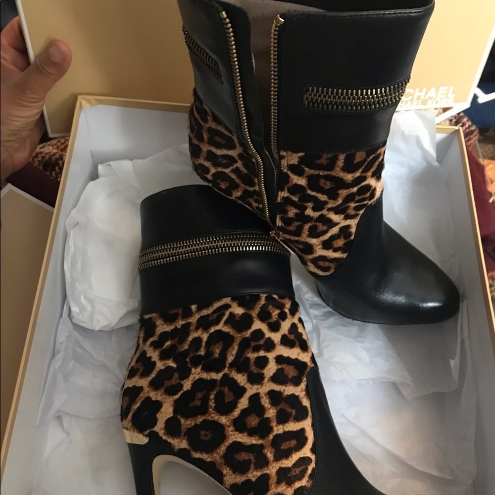 Michael Kors Haya Bootie Leopard Print Size 8.5 - image 3